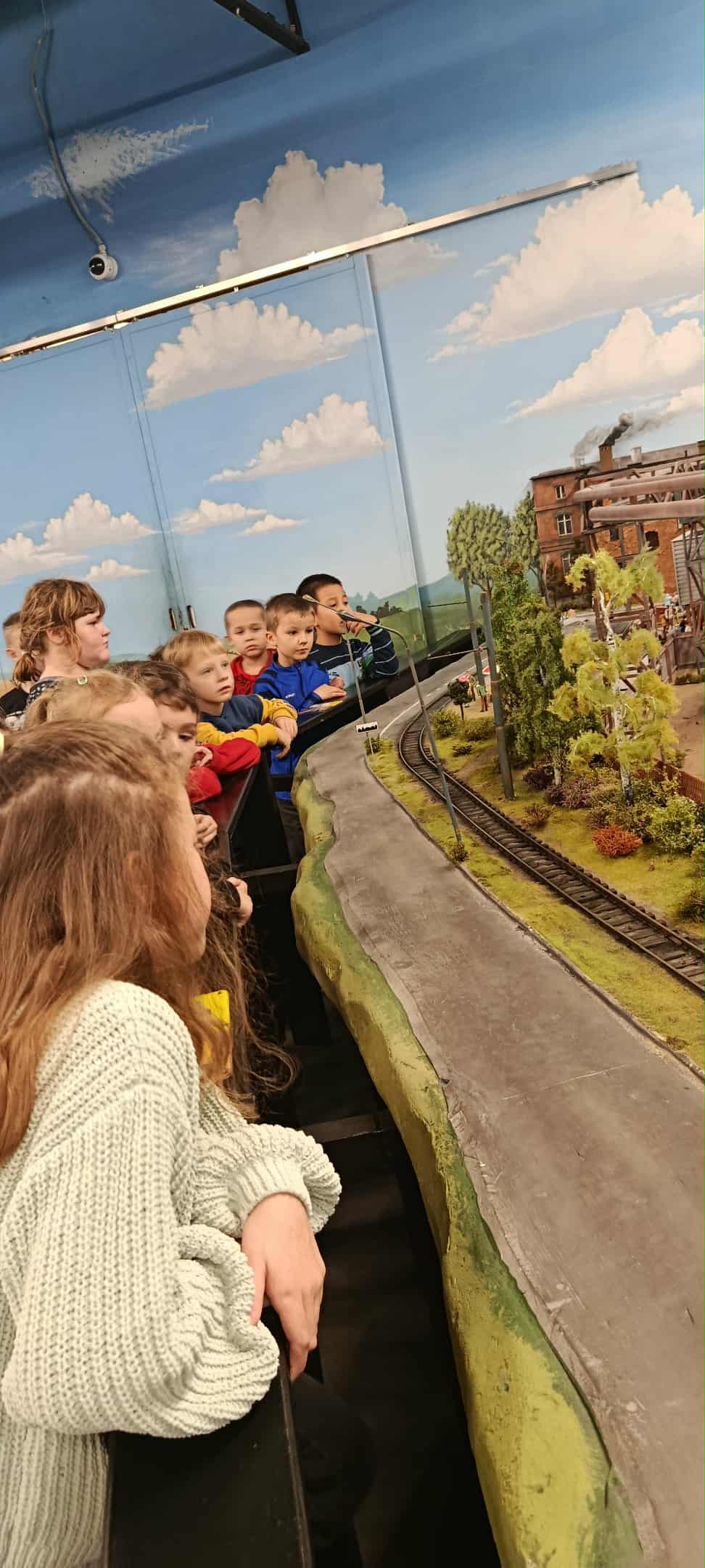 Wycieczka klasy 1B do Kolejkowa