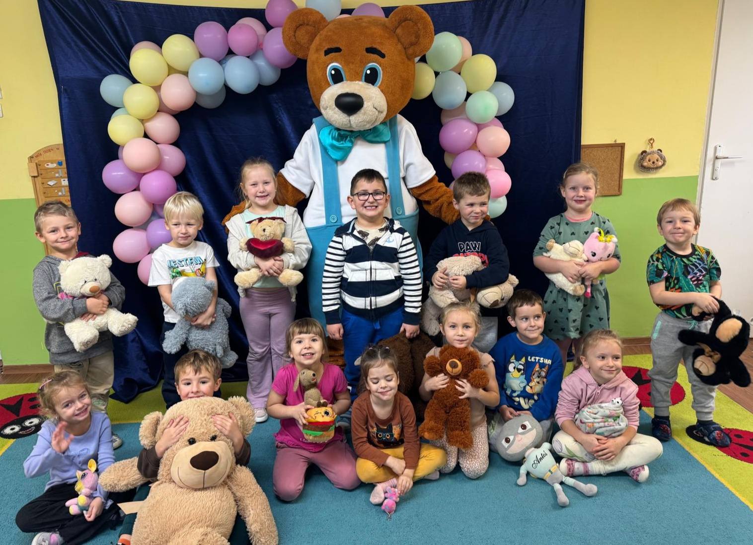 Dzień Pluszowego Misia – święto małych