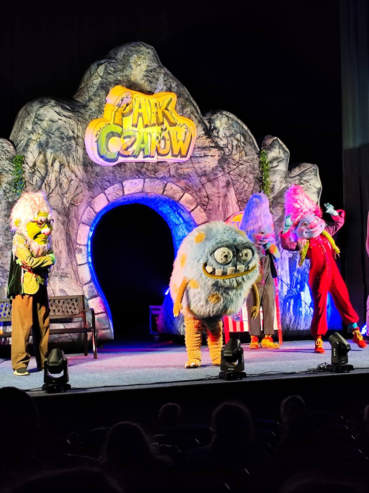 Wyjazd do Jastrzębie-Zdrój na spektakl „Park Czarów”